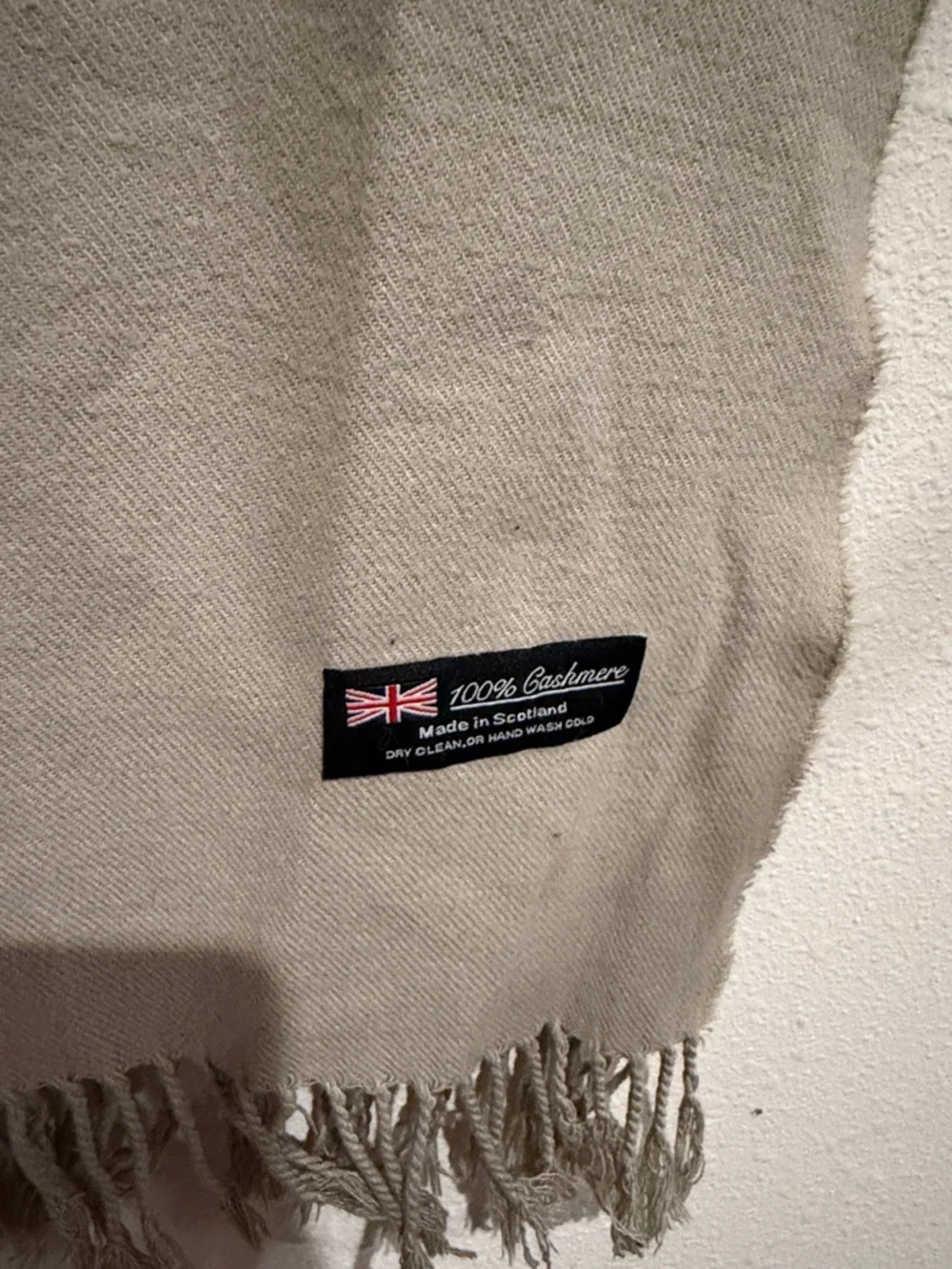 Men's Fringed Winter Scarf in Beige — Premium Soft Weave-100% Cashmere